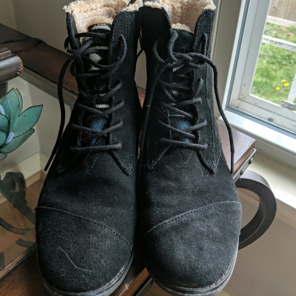 Toms black lace up aztec boots - Picture 3 of 3